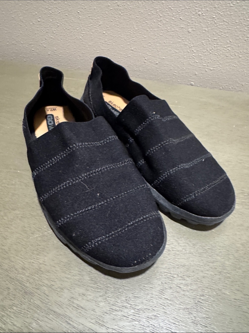 Skechers GoWalk Black Quilted Slip-On Women's Slippers size 7.5